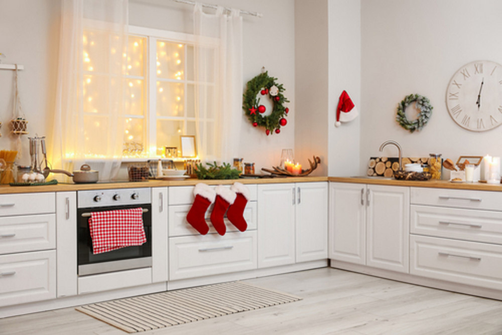 What Are Some Holiday Entertaining Hacks for Apartments in the City?